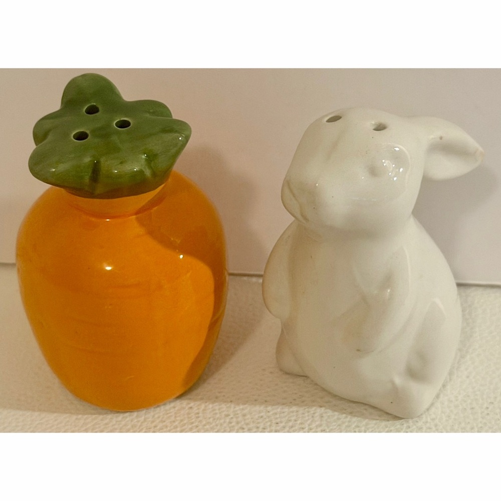 Vintage Bunny Carrot Salt Pepper Shakers Set Easter Spring Decor Cute